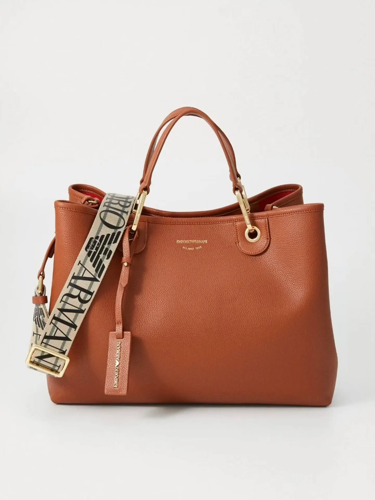 جنطة Emporio armani  جديدة بالليبل 